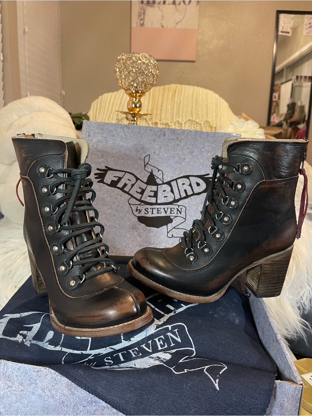 Freebird by Steven EUC “Borow” Lace-up Ankle Boots in Distressed Brown MSRP$295